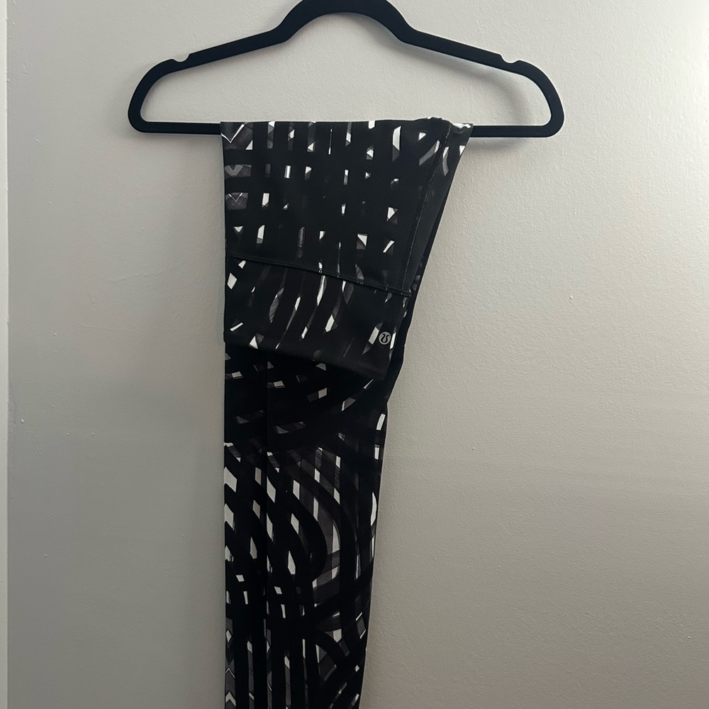 Lululemon Black and White Graphic Leggings